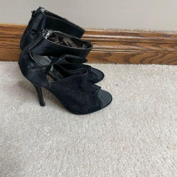 Charles David Black Lace Strappy Heels‎ - Picture 5 of 6